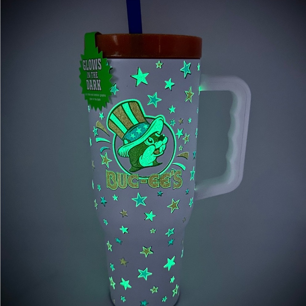 Just in 🇺🇸| Buc-ee's Insulated 4th of July Tumbler - 40oz Limited Edition - Picture 2 of 4